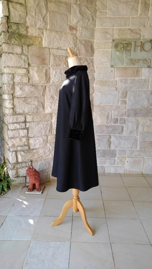 （M）me腳色的黑色小禮服古典禮服八分之一袖天鵝絨 第4張的照片