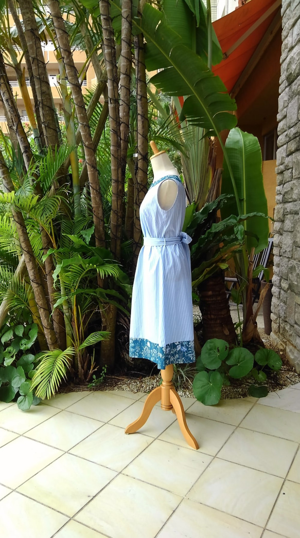 愛麗絲夢遊仙境》成人可以穿古典條紋連衣裙（M） 第2張的照片