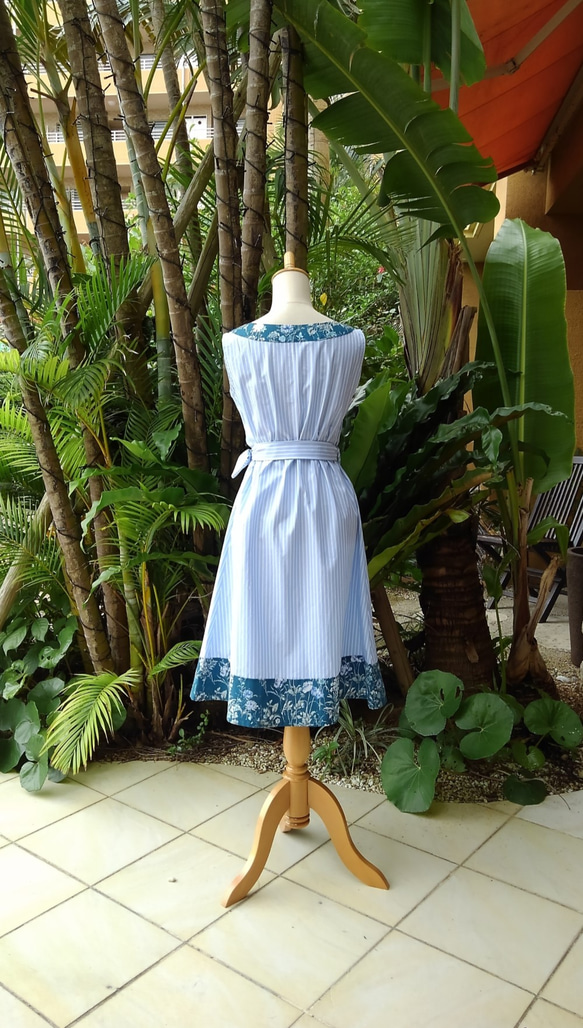愛麗絲夢遊仙境》成人可以穿古典條紋連衣裙（M） 第4張的照片