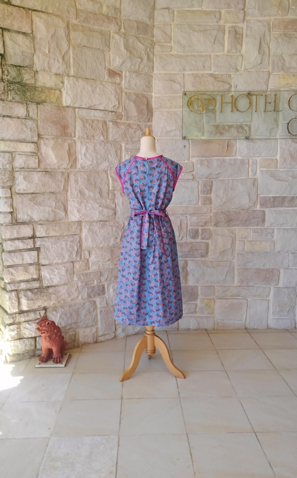 （L）東歐民間服裝顏色奢華的全刺繡連衣裙夏季藍色x口音粉紅色 第4張的照片