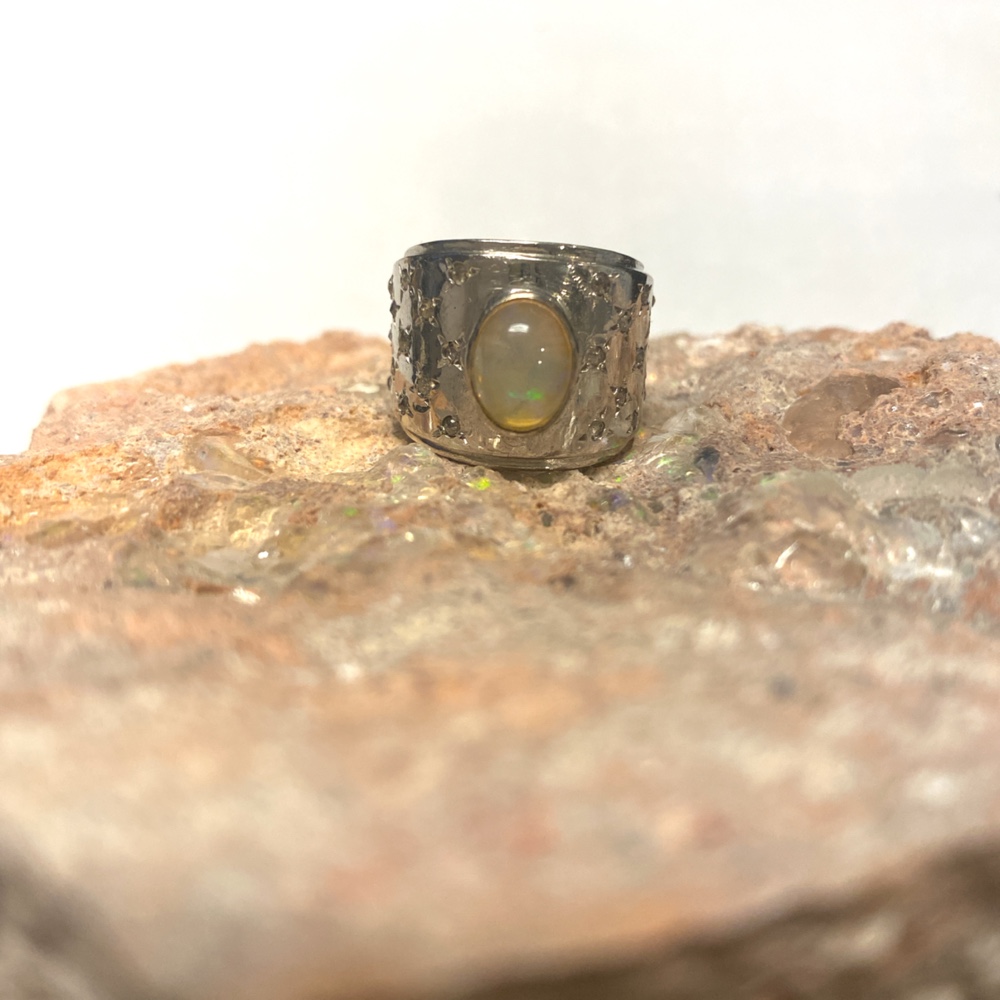 ユニーク　デザイナーズ　エチオピアオパール　ダイアモンド　一点もの　バイカラー