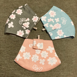 マスクケースも 春使用 かばんにつけられる かわいい 桜 と 蝶 模様 カバンにつけれる 立体マスクケース 春 8枚目の画像