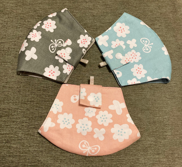 マスクケースも 春使用 かばんにつけられる かわいい 桜 と 蝶 模様 カバンにつけれる 立体マスクケース 春 8枚目の画像