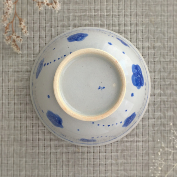 (ラスト1つ)梅の夫婦茶碗（小）　染付　陶器　食器　お茶碗めし碗◇ayo◇ 2枚目の画像