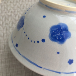(ラスト1つ)梅の夫婦茶碗（小）　染付　陶器　食器　お茶碗めし碗◇ayo◇ 3枚目の画像