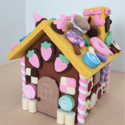 フェルト☆お菓子の家の小物入れ 1枚目の画像