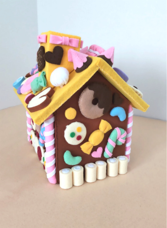 フェルト☆お菓子の家の小物入れ 4枚目の画像