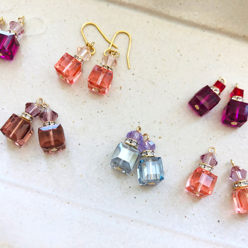 再販♡選べるスワロフスキー香水瓶ピアスorイヤリング♡パフューム