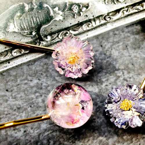 ドライフラワー入りまんまる球体とお花のヘアピン3本セット♡ピンク  