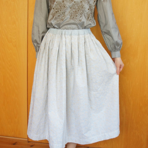 大人かわいい 全面刺繍 ミナペルホネンデザイン生地のタック