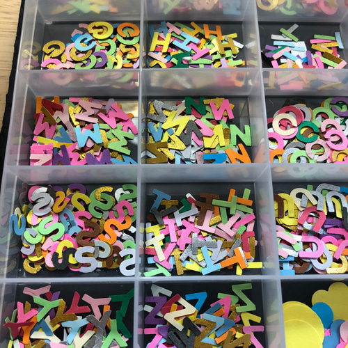 受注制作☆アルファベットクラフトパンチ☆大容量☆ その他素材 banana