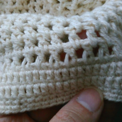 【送料無料】はずせるかぎ針編みの花コサージュ付き　オーガニックコットンのやわらかニット帽（アイボリー） 5枚目の画像
