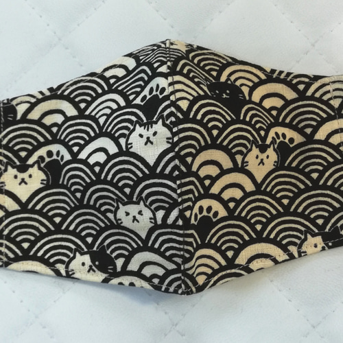 和風猫柄】和柄・青海波に猫ちゃんが可愛い立体マスク 手作り布マスク