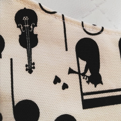 【音符&猫柄】ホワイト　音符♪とネコがオシャレな立体マスク　ピアノ　バイオリン　ラッパ　手作りマスク 5枚目の画像