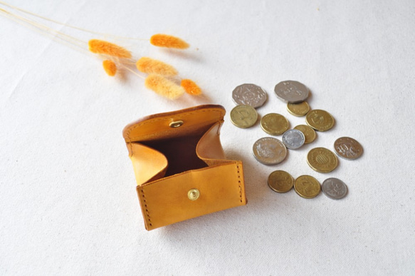 方型摺疊皮革零錢包-銘黃 第2張的照片