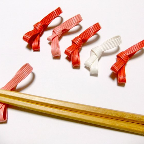 5個セット】紙バンドの箸置き（ニス仕上げ）朱色系 箸・箸置き