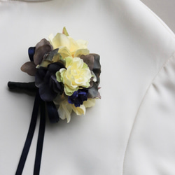 花束のようなレモンイエローのコサージュ　卒業式　入学式　結婚式　 1枚目の画像