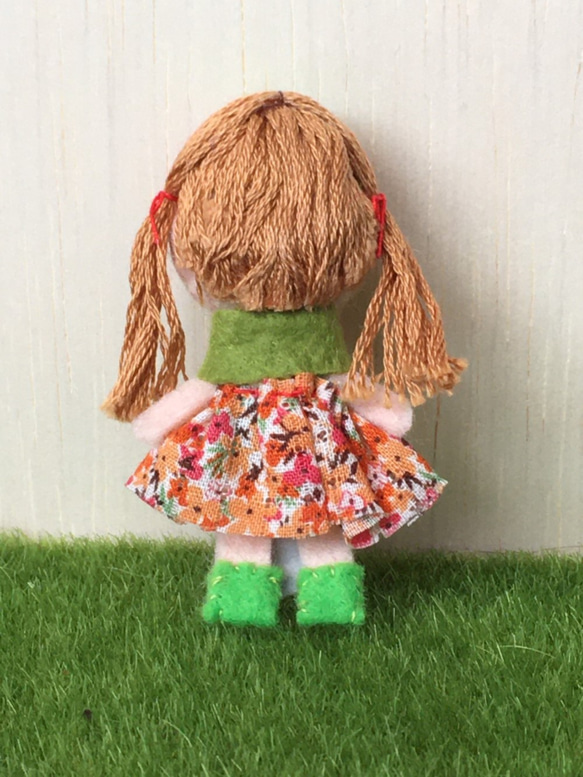 おままごとに　手のひらサイズの小さなお人形　いっしょにおでかけおりたたみハウスで遊べます。mimi doll 2 2枚目の画像