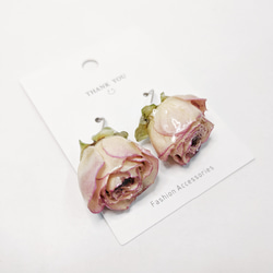 枯れないお花のアクセサリー　〜本物のお花〜バラ　ピンク　フック　ピアス　イヤリング 3枚目の画像