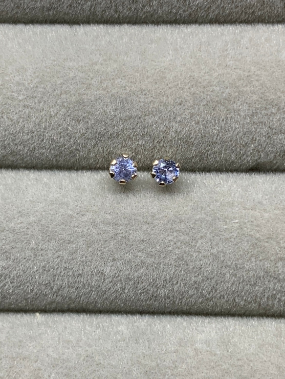 10k ブルーサファイア 2mm ピアス 1枚目の画像