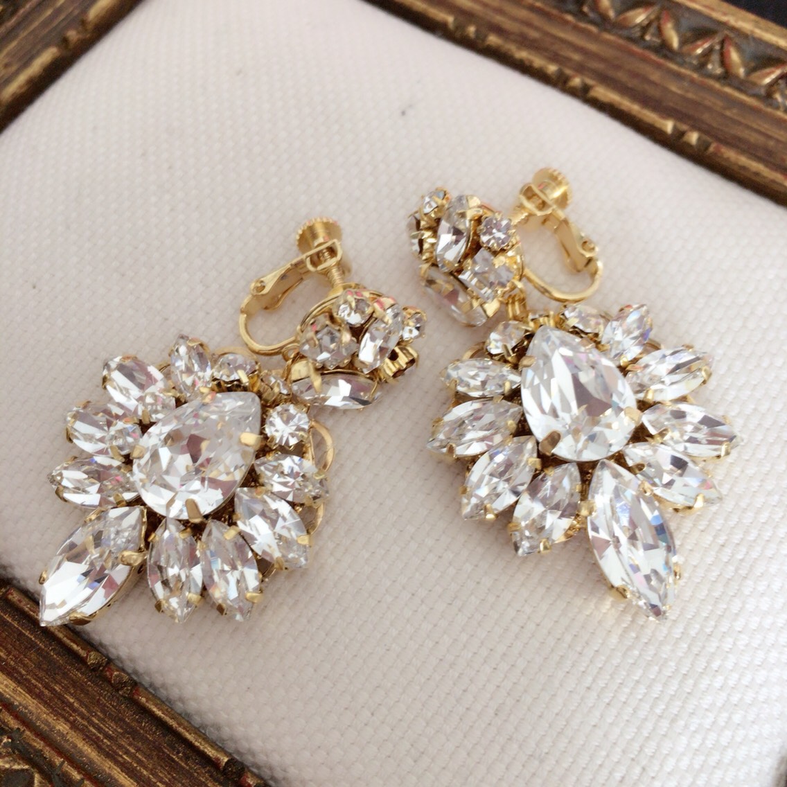 ウェディング イヤリングorピアス（スワロフスキー/ビジュ/結婚式/二次会/emitte/エミッテ）