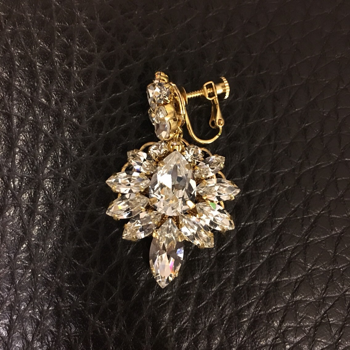 ウェディング イヤリングorピアス（スワロフスキー/ビジュ/結婚式/二次会/emitte/エミッテ）