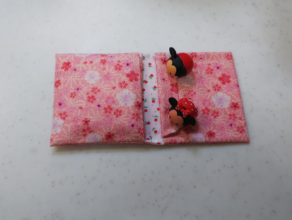 ハンカチ風 サニタリーケース フラップ付  ナプキン ポーチ エチケットケース ポーチ 桜 3枚目の画像