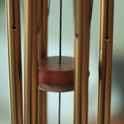 風鈴・和弦木頂風鈴・Wood Top Wind Chime・總長56cm・紅褐色・六管 第5張的照片