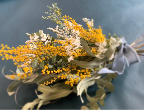 【再再販】2021年ミモザとユーカリのスワッグ 花束 ナチュラル 春 誕生日 ドライフラワー ホワイトデー 4枚目の画像