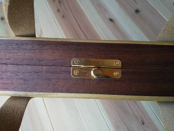 木製アタッシュケース　【タモ×ウォールナット】　ビジネスバッグ　木と革と真鍮 5枚目の画像