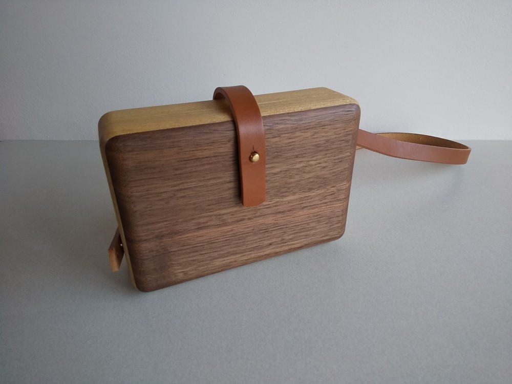 ボディーバッグ　【ウォルナット×タモ】木材・真鍮・本革