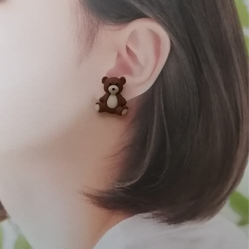 くま ベア bear イヤリング ピアス チルドボタン【咲 ボタン