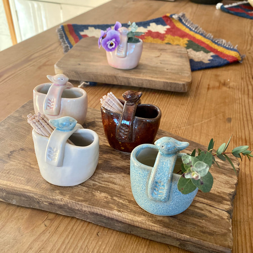 信楽焼 陶器の一輪挿しにもなる爪楊枝入れ 茶色 一輪挿し・花瓶・花器