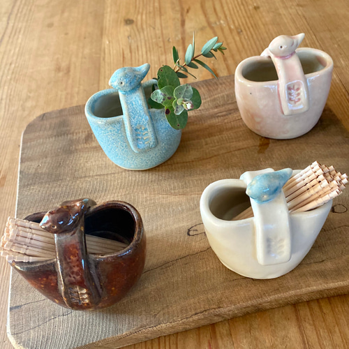 信楽焼 陶器の一輪挿しにもなる爪楊枝入れ 茶色 一輪挿し・花瓶・花器