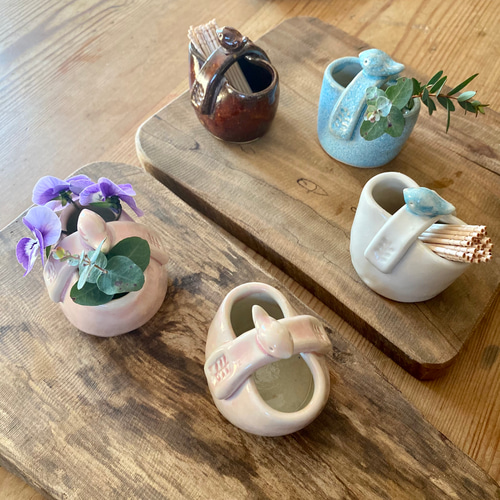 信楽焼 陶器の一輪挿しにもなる爪楊枝入れ 茶色 一輪挿し・花瓶・花器