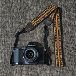 アンデス山岳先住民のカメラストラップ -手織の髪結い紐と本革- 渋黒 CS6-8 2枚目の画像