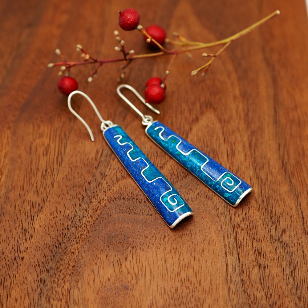 インカの道と生命の渦の天然石と銀のピアス　青水　-アンデスターコイズとラピスラズリ-　SV950　O41