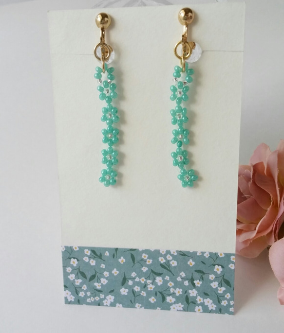 【No.666】韓国ビーズとお花のロングピアス イヤリング ターコイズ色～お花のビーズイヤリング～韓国で人気☆ イヤリング