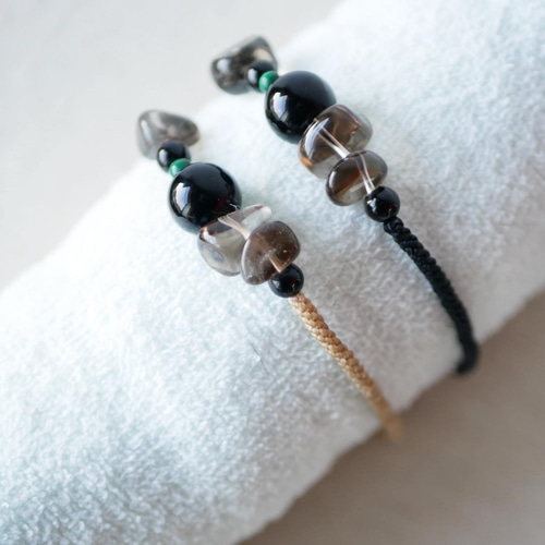 送料無料【天然石】モリオン(黒水晶)のマクラメ編みブレスレット