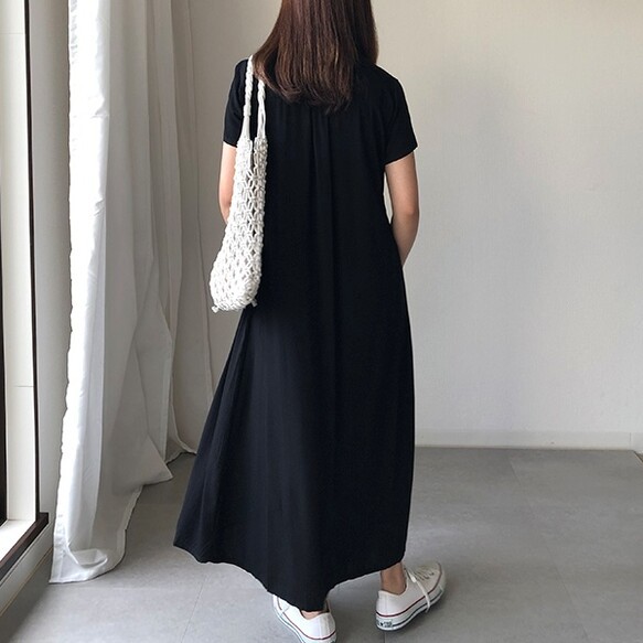 送料０１枚で着れるテロンとした軽い夏生地の半袖ワンピース シンプルワンピース【半袖黒ワンピ−ス】