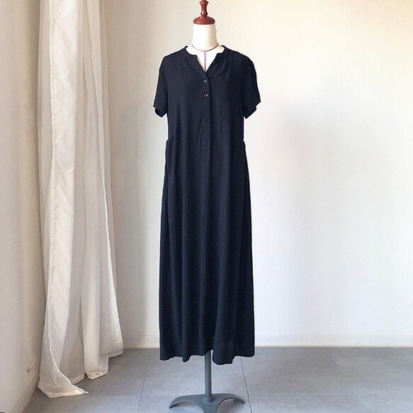 送料０１枚で着れるテロンとした軽い夏生地の半袖ワンピース シンプルワンピース【半袖黒ワンピ−ス】