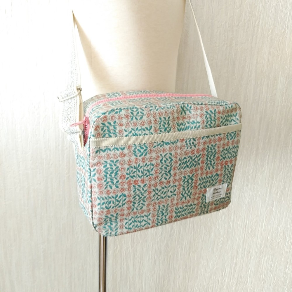 リバティ ビニコ 通園バッグ大【送料無料】スリーピングローズ/ピンク　ショルダーバッグ