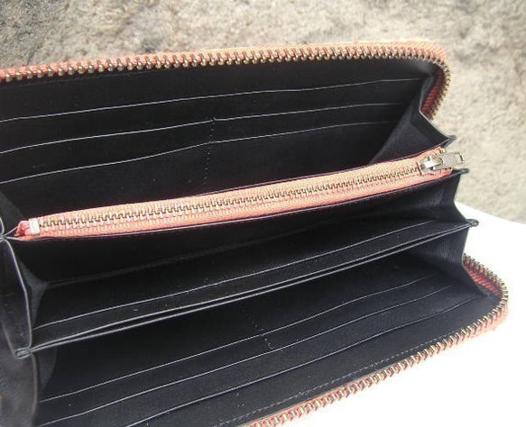 ヘビ革（パイソン）を使ったラウンド財布（黒）カード12枚収納タイプ（Creema限定）春財布♪ 2枚目の画像