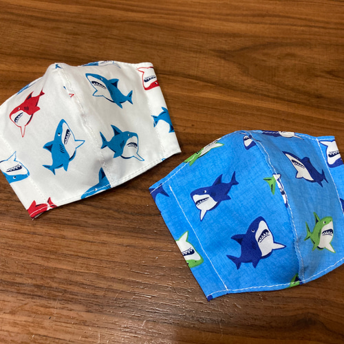 受注製作＊送料無料】ハンドメイド 布マスク 子供用 サメ 2枚セット 布