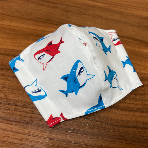 子供用　マスク　キッズ　男の子　サメ　／内側　オーガニックコットン　接触冷感 受注製作＊送料無料】ハンドメイド 布マスク 子供用 サメ 2枚