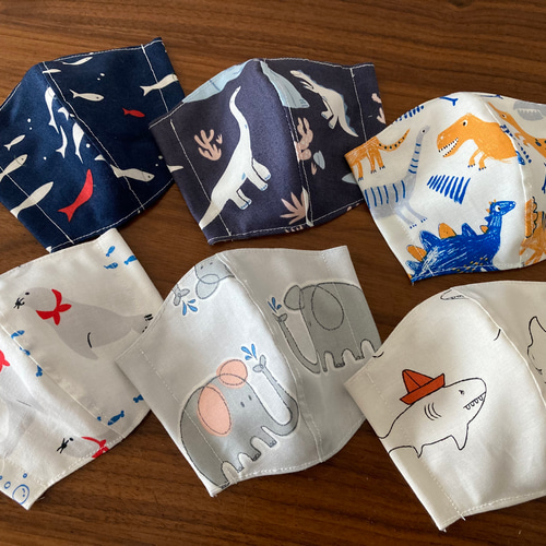 受注製作＊送料無料】ハンドメイド 布マスク 子供用 動物 恐竜 魚 サメ