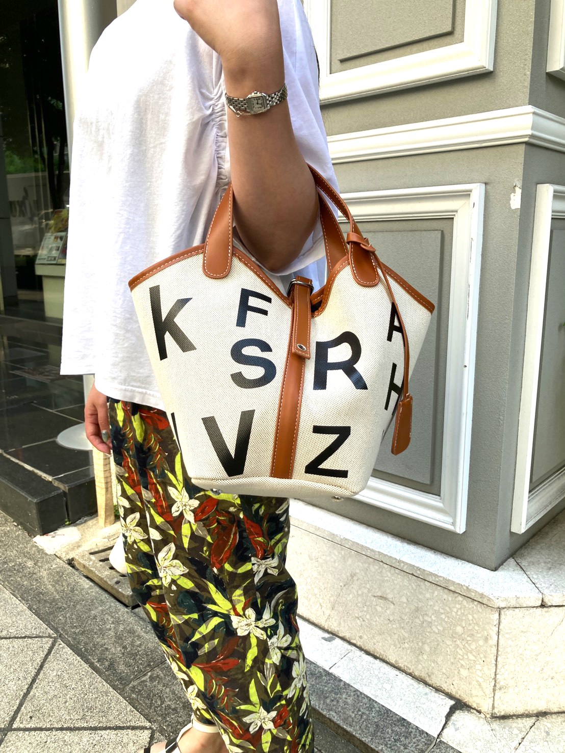 英字ロゴキャンパスBag☆バケツ型☆インナーbag付き☆キャメル色