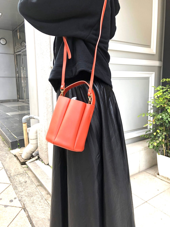 【SALE】エコレザー2wayミニbag ☆円柱タイプ&インナーバック付☆レッド色 1枚目の画像