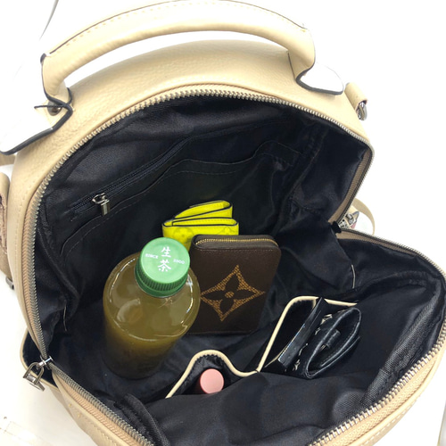 ソフトレザー2wayリュック☆コロンとかわいい☆ブラック色