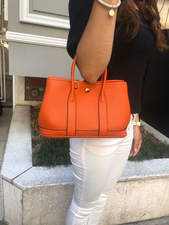 エコレザートートバッグ☆カラーバンドショルダーベルト2本付&インナーバック付☆25cmサイズ☆オレンジ色 2枚目の画像